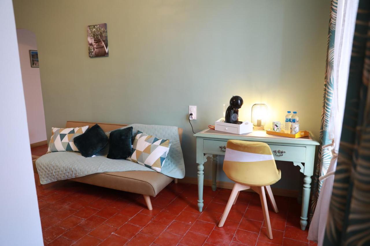 Mas De Brignon, Chambres D'Hotes, Marguerittes, Gard エクステリア 写真